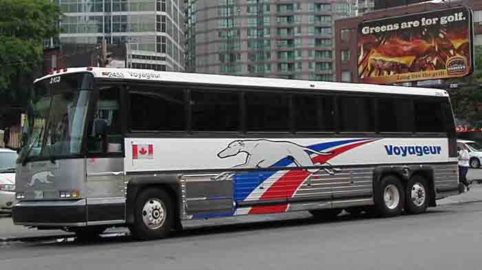 Greyhound Canada Voyageur MCI 102-C3 2453